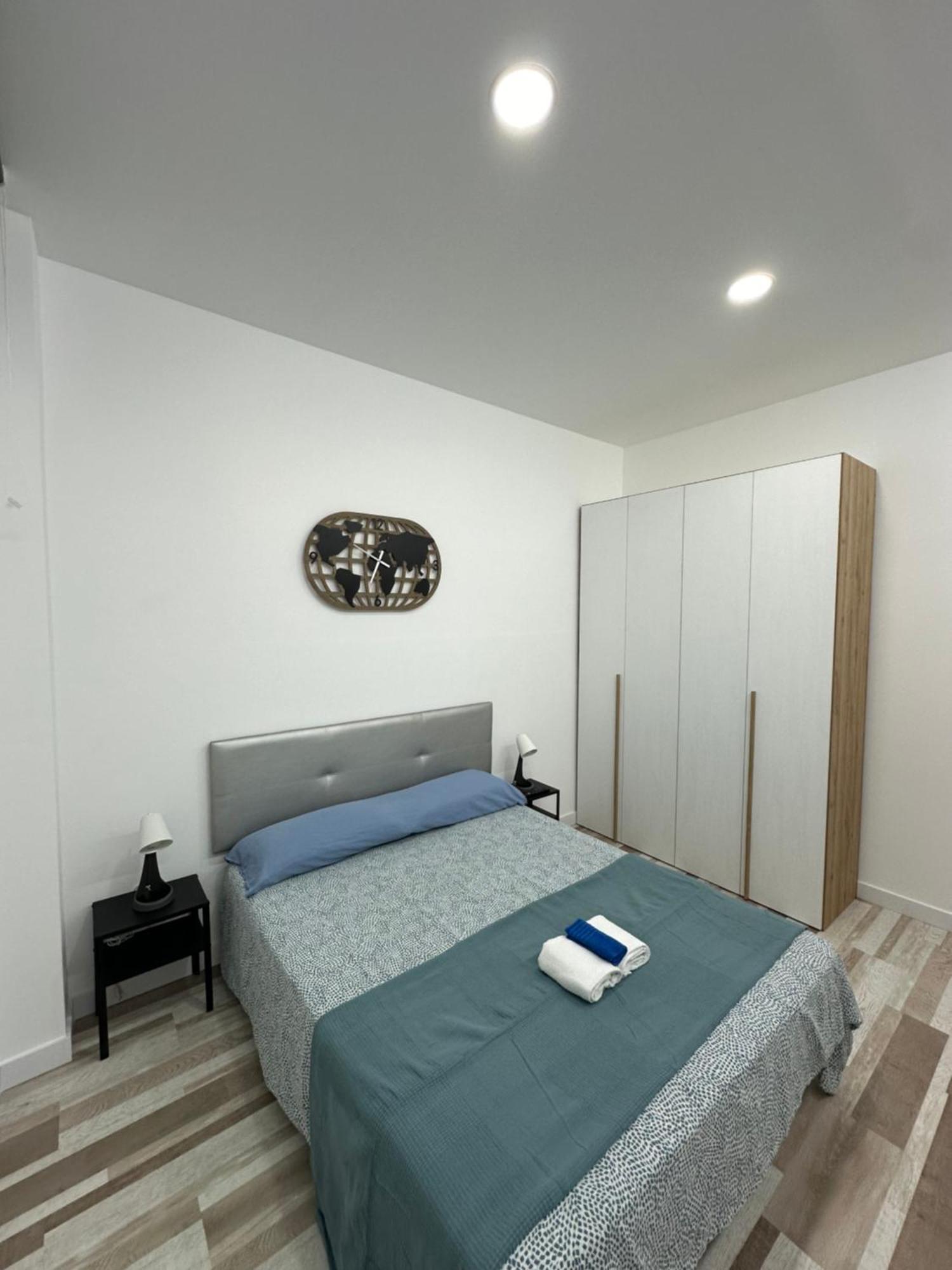 Alojamiento Fantasia Madrid Exterior foto