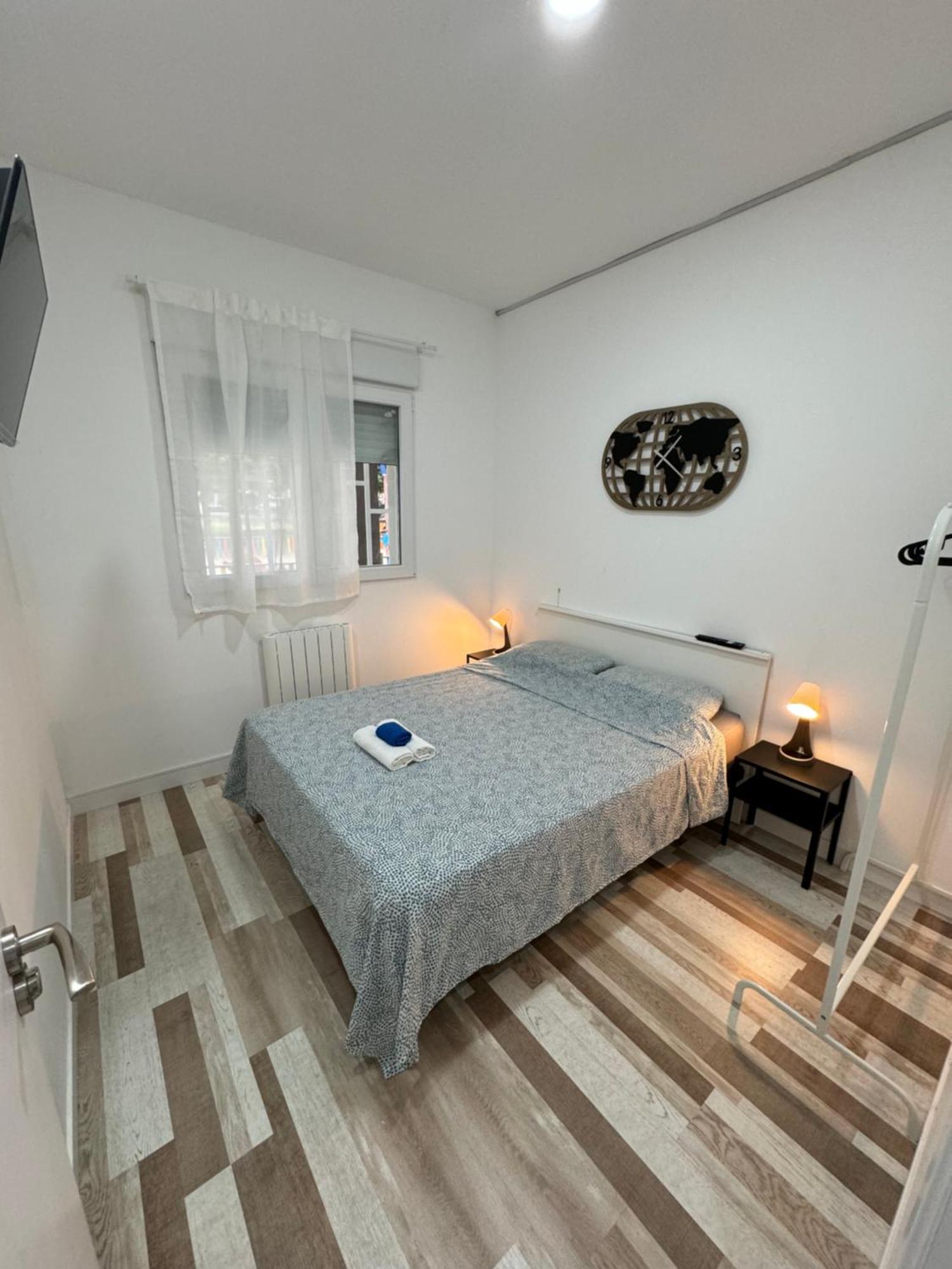 Alojamiento Fantasia Madrid Exterior foto
